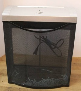 lot 97 image: Paper shredder (worked when posted)
