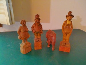 lot 109 image: vintage Canadian folk art wood carvings