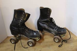 lot 119 image: vintage roller skates manufactured by the Chicago Roller Skate Company