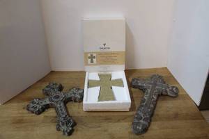 lot 121 image: Decorative wall  hanging crosses