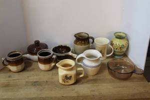 lot 128 image: collection of vintage pottery see pictures for details