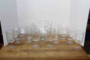 lot 133 image: set of clear crystal glassware and trifle bowl