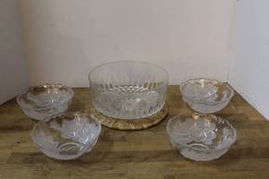 lot 136 image: Winter Rose crystal bowl set and more see pictures for details