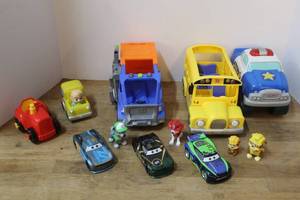 lot 185 image: Toys see pictures for details
