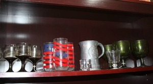 lot 191 image: Shelf full of kitchen items see pictures for details