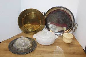 lot 195 image: Frankoma pottery bean pot tureen and  vintage Brighton Collectibles candle jar and much more see pictures for details