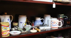 lot 196 image: Shelf full of kitchen items see pictures for details
