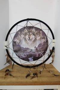 lot 221 image: Large dreamcatcher about 25 inches
