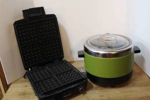 lot 232 image: vintage avocado green cooker and deep fryer and 4-slice Belgian waffle maker.