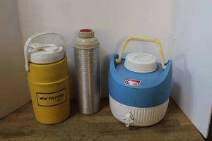 lot 253 image: Coleman 1-gallon blue and white picnic water cooler jug.& insulated beverage coolers and more see pictures
