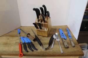 lot 256 image: Kitchen cutlery and more see pictures