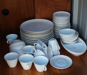 lot 277 image: Franciscan Whitestone Ware in the Cloud Nine pattern, produced by Interpace in Japan
