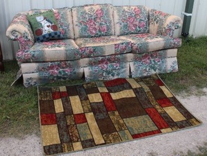 lot 280 image: floral La-Z-Boy sofa with rug
