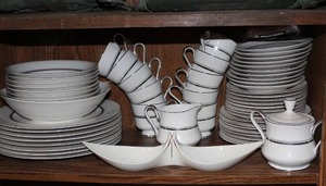 lot 302 image: Royal Castle Selected Fine Ivory China