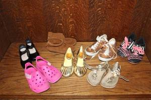 lot 109 image: Mix of kids shoes