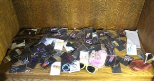 lot 166 image: Lot of earrings and more see pictures