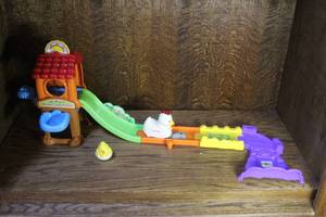 lot 185 image: VTech Go Go Smart Animals Chicken Coop Playset