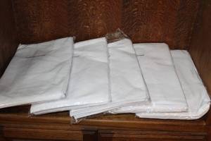 lot 199 image: Packs of American airline pillow cases
