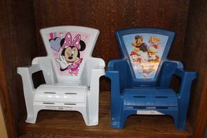lot 207 image: Kids Chair