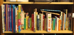 lot 212 image: Shelf of kids books