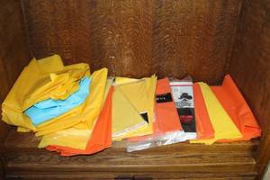 lot 220 image: Plastic table covers
