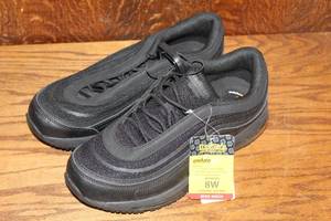 lot 228 image: Tredsafe Footwear size 8 W