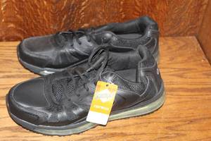 lot 229 image: Scotchqard footwear size 11