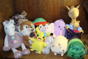 lot 263 image: Plushies