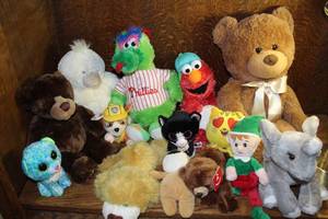 lot 265 image: Plushies