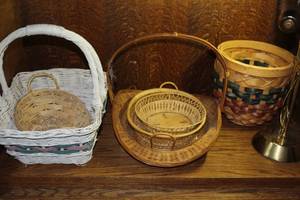 lot 279 image: Lot of baskets