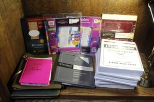 lot 285 image: Office supplies