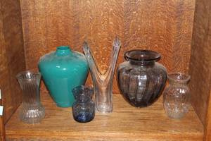 lot 341 image: Decorative vases