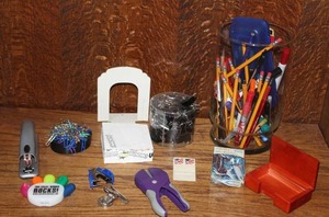 lot 363 image: Officeschool supplies