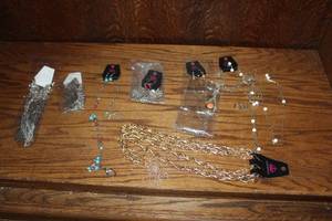 lot 377 image: Mix lot of paparazzi jewelry and more