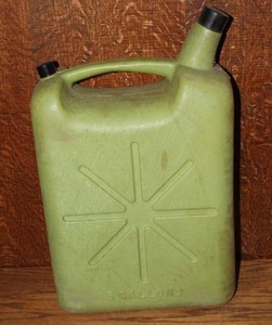lot 400 image: 5-gallon plastic fuel container has a small crack at the top see pictures