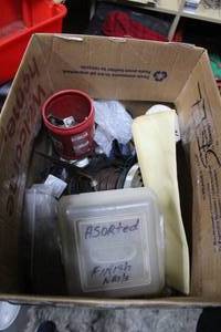 lot 411 image: Box of miscellaneous items