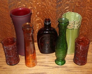 lot 428 image: collection of vintage decorative glassware