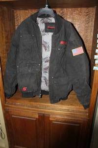 lot 429 image: Snap-on jacket cant find a size but I believe its a large to XL