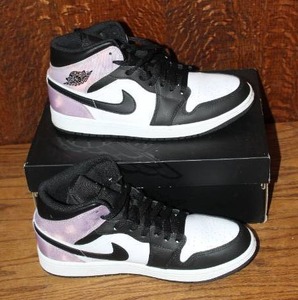 lot 391 image: Nike Air Jordan 1 Mid SE Zen Master size 8.5 US