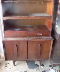 lot 31 image: Garrison furniture company  vintage Hutch 2 drawers, 2doors,  2 shelves