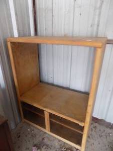 lot 60 image: Entertainment cabinet