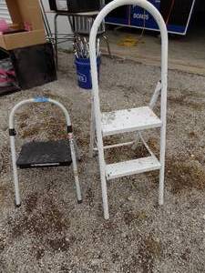 lot 135 image: 2 step stools