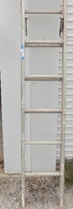 lot 132 image: 12 extension ladder