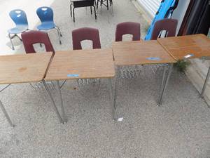 lot 146 image: combo desk x 4