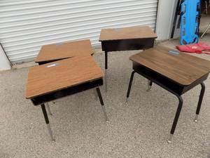 lot 149 image: 4 desks