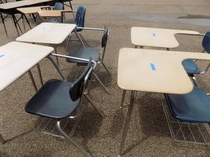 lot 161 image: 4 combo desks