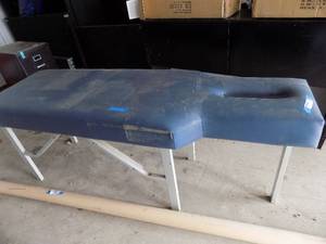 lot 179 image: Trainer table