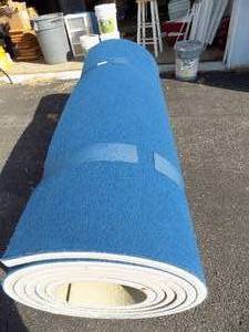 lot 11 image: Thick padded mat 6  foot  wide ( unk length)