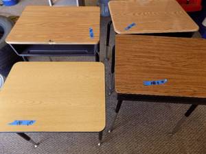 lot 181 image: Student desks x 4