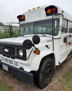 BUS -AMERICAN TRANSPORTATION COMPANY  - MODEL SS-29  - MFG. 8/7/90  CAP. 65  -  LAST STARTED 18 MONTHS AGO - (HAS RESERVE)  (WE WILL COORDINATE REMOVAL)